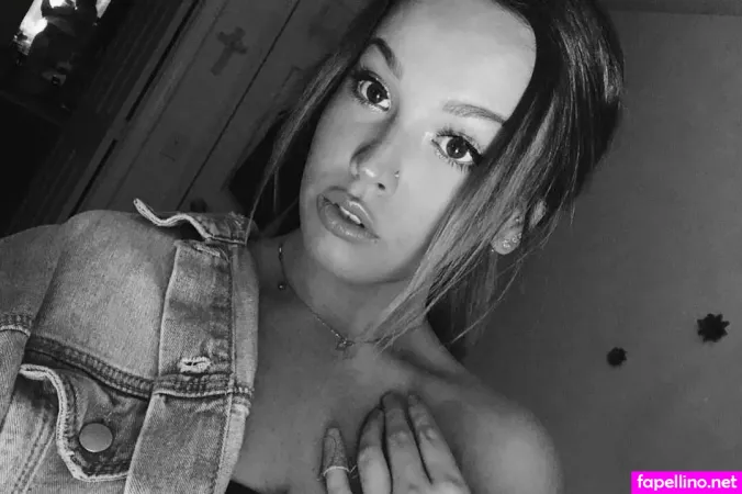 Mia Flippo OnlyFans Thumbnail #4xIxjshCq3