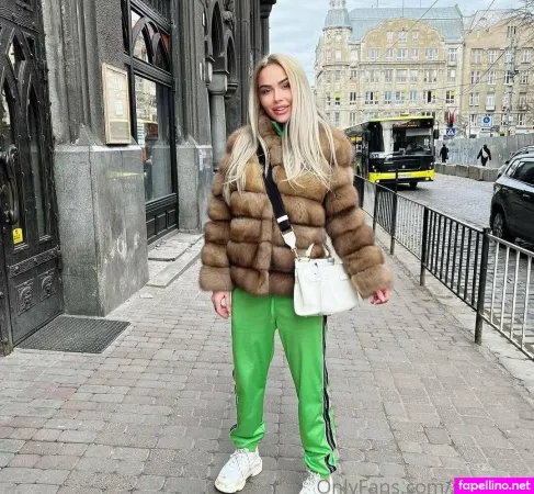 Mia Foxybae OnlyFans Thumbnail #jB8q9ZVwlv