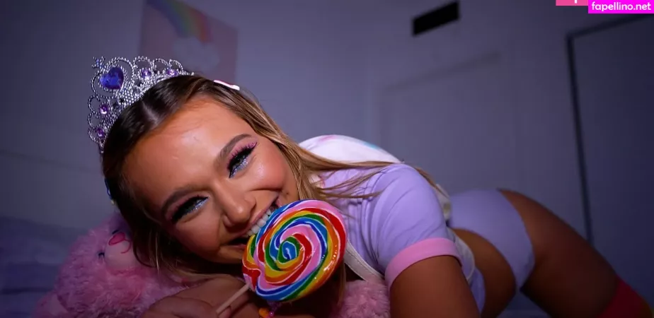 Mia Kay OnlyFans Thumbnail #T7XbmCOCat