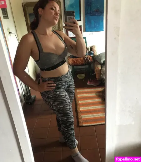 Mia Kiss You OnlyFans Thumbnail #WFcSXSYZHI