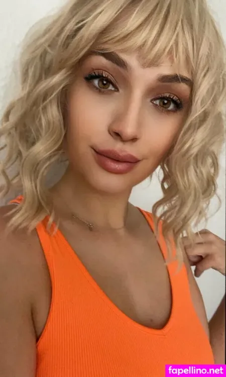 Mia Kunzmann OnlyFans Thumbnail #zJ1x5wRVfj