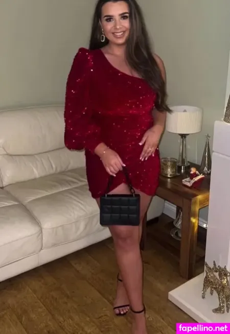 Mia Lapsley OnlyFans Thumbnail #APOPiy4eOB