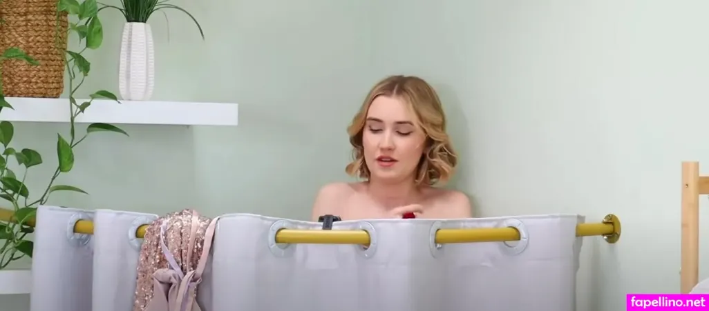 Mia Maples Main Profile Photo