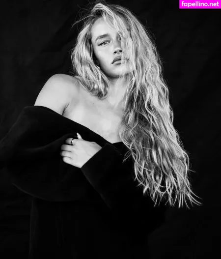 Mia Mastrov OnlyFans Thumbnail #oFkII6pNIX