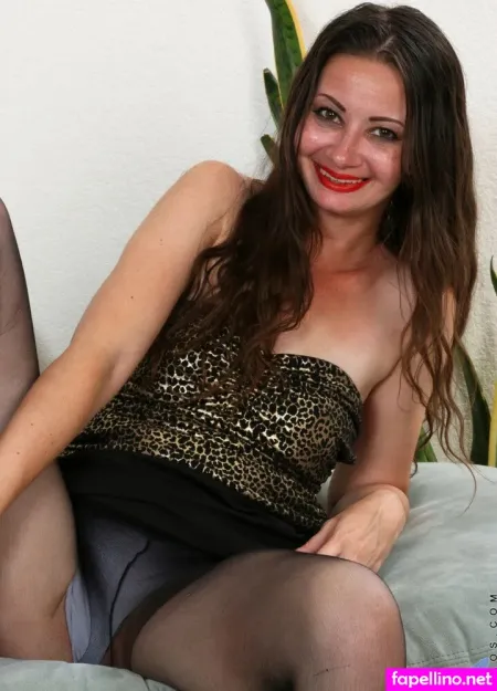 Mia Molly OnlyFans Thumbnail #K3i9GwCjH8