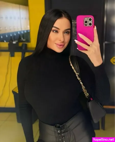 Mia Moone OnlyFans Thumbnail #smTFs1if2A