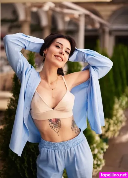 Mia Moonn OnlyFans Thumbnail #4RUDkTTWY2