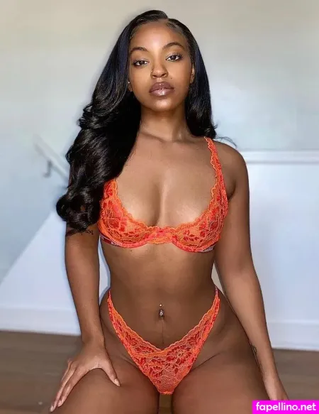 Mia Moore 1 OnlyFans Thumbnail #BHXYhueIob