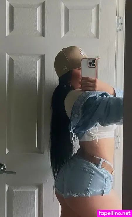 Mia Mugs OnlyFans Thumbnail #HOQlaW7AWw