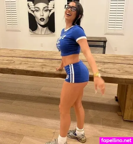 Mia Mugs OnlyFans Thumbnail #j64qW7UlVV