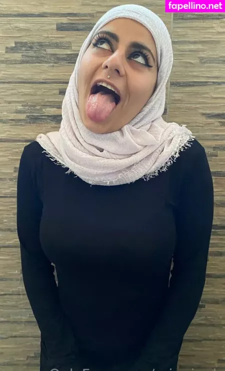 Mia Niqab OnlyFans Thumbnail #2CWuc1uCIw