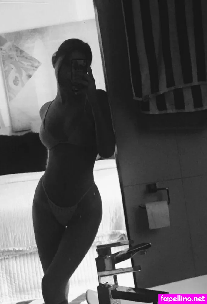 mia_phillipson, mimi, prettybitchmia Nude Leaked OnlyFans Photo #b0kTaIrIfQ