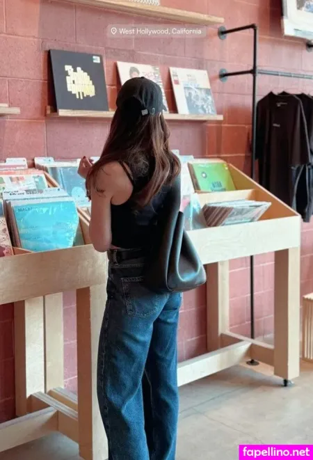 Mia Plays OnlyFans Thumbnail #0j7Xh6JSnH