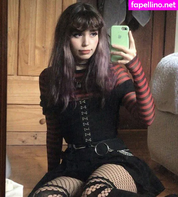 mia.rodriguez.z.z, miaaarodriguezzz, miarodriguezfeet Nude Leaked OnlyFans Photo #eFT9N5dm3I