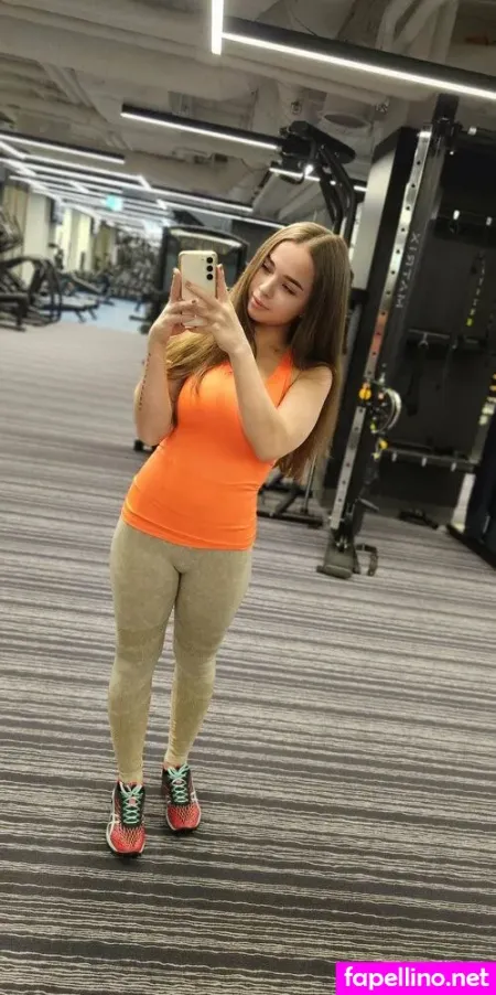 Mia Rossse Exclusive OnlyFans Thumbnail #MDZeQzbawE