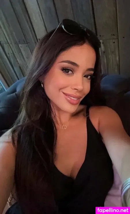 Mia Sanchezz OnlyFans Thumbnail #CwKA1palh9
