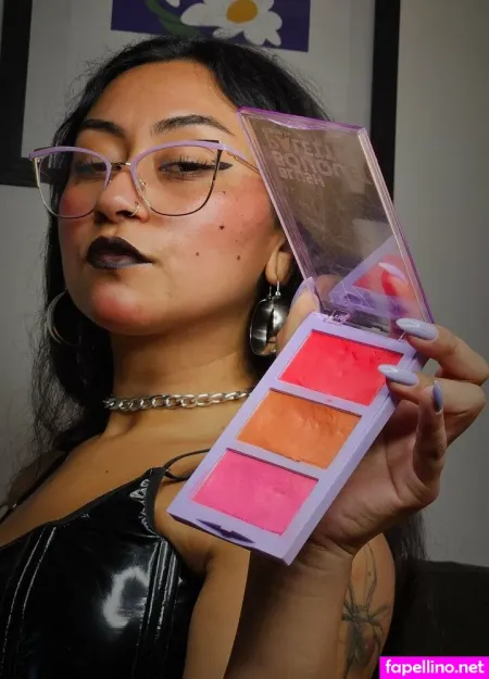 Mia Savage X Main Profile Photo