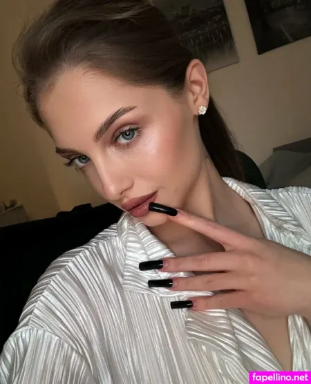 Mia Schei OnlyFans Thumbnail #dmBBIm1gTL