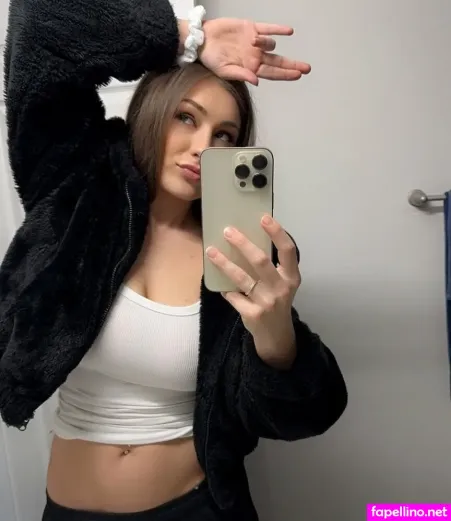 Mia Simone OnlyFans Thumbnail #4GAmyz64kf