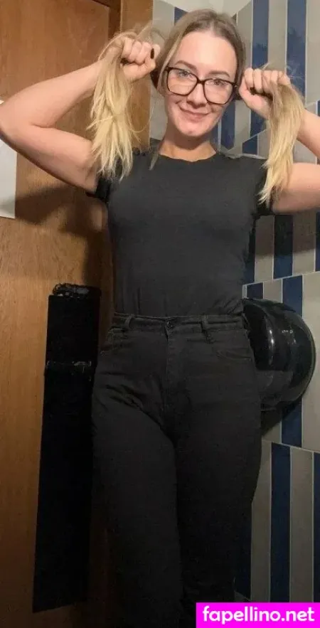 Mia Sinner OnlyFans Thumbnail #9CkB99Mr5t