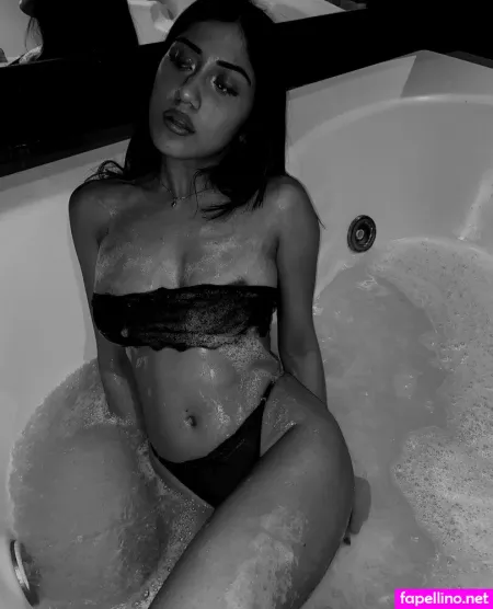 Mia Valencia OnlyFans Thumbnail #0r0Nq6EW7T