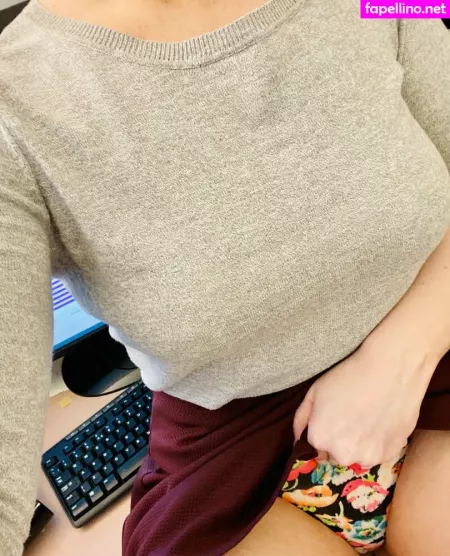 Mia With The Rear OnlyFans Thumbnail #4JlmG41Foo