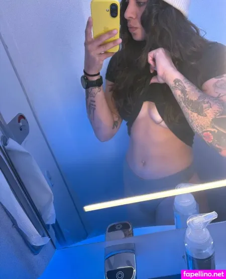 Miaaaknoxxx OnlyFans Thumbnail #6bIZYzvpzX