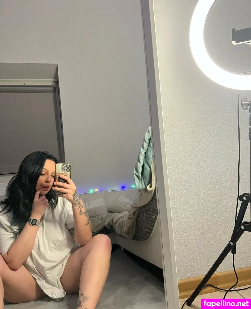 miaawifeyy, miaawolffyyy Nude Leaked OnlyFans Photo #5zH8xHFgCL