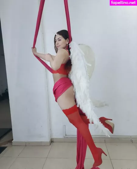 Miabasagnes Aerialist OnlyFans Thumbnail #PUi4qtoJWO