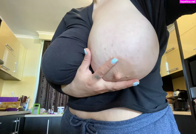 Miabigtits OnlyFans Thumbnail #o7CmK6sloW