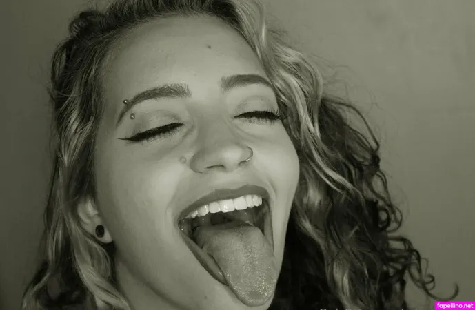 Miackerman OnlyFans Thumbnail #IgCWCGZsBE