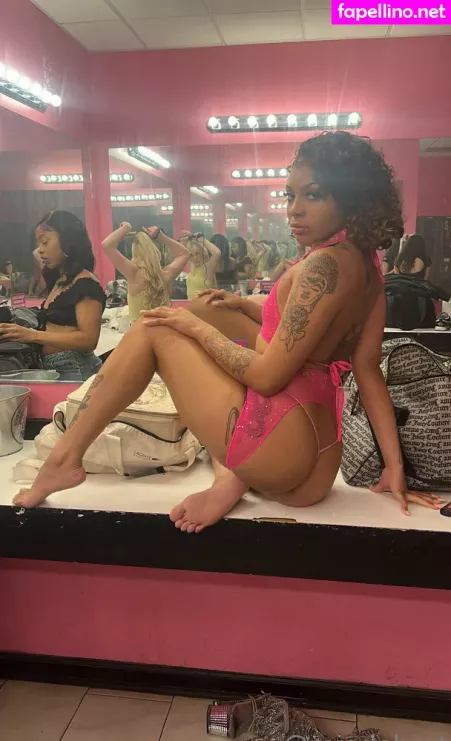 Miadabratt OnlyFans Thumbnail #3o6QORvSWc