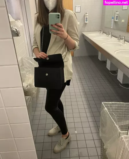 Miadelicious OnlyFans Thumbnail #6YvKE9MoER