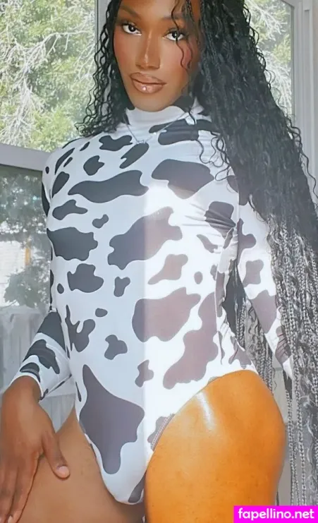 Miahkaelafree OnlyFans Thumbnail #5PoAWf2jSF