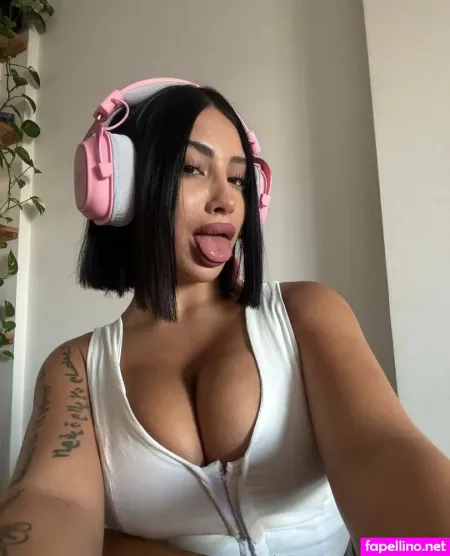 Miakeller OnlyFans Thumbnail #5LJ17YXZvQ