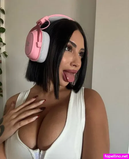 Miakeller OnlyFans Thumbnail #5geTIm5V1Z