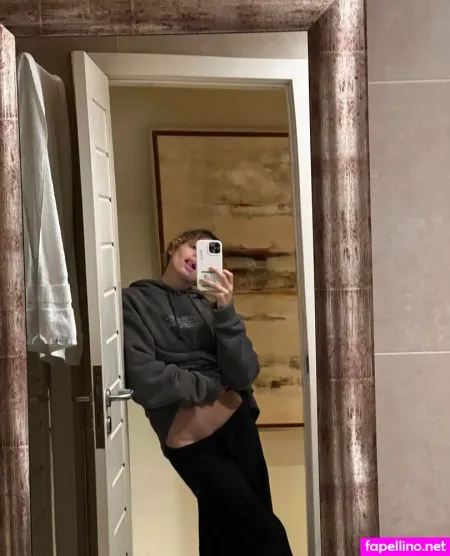 Mialarelles OnlyFans Thumbnail #mtPeiYw67R