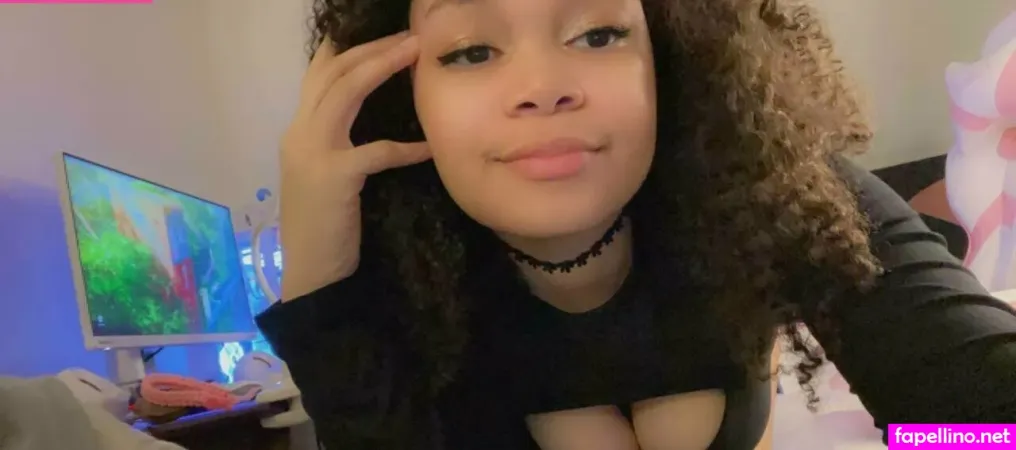 Mialoveliaxo OnlyFans Thumbnail #4UqTlEzqsz