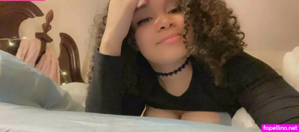 Mialoveliaxo OnlyFans Thumbnail #9xm8O8jYT0