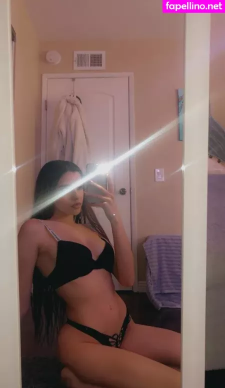 Miamariexox OnlyFans Thumbnail #aKT4fafX1P