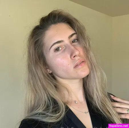 Miameetsworld OnlyFans Thumbnail #uY6mSb0SzN