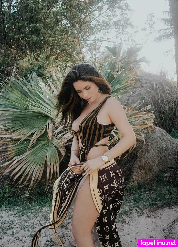 miamelloo, miamelloo_ Nude Leaked OnlyFans Photo #SruXUSa8jE