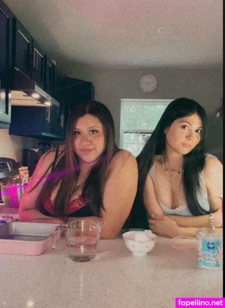 Miamira111 OnlyFans Thumbnail #5CkZ4pyd88