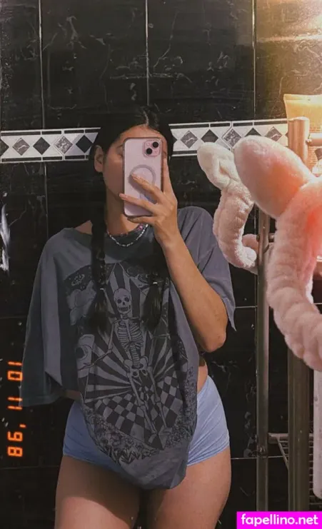 Miamira111 OnlyFans Thumbnail #GpklYcQLVE