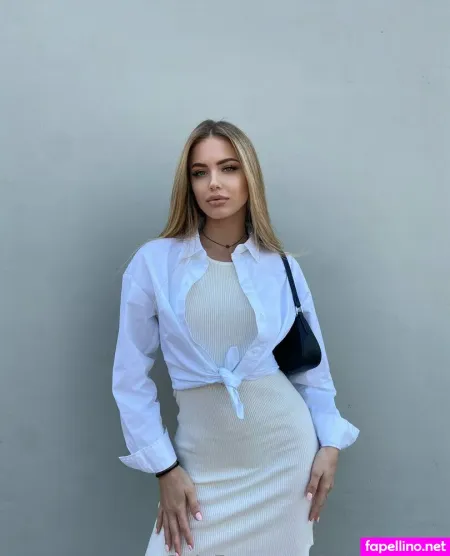 Miariccireal 1 OnlyFans Thumbnail #eTk4arew0n