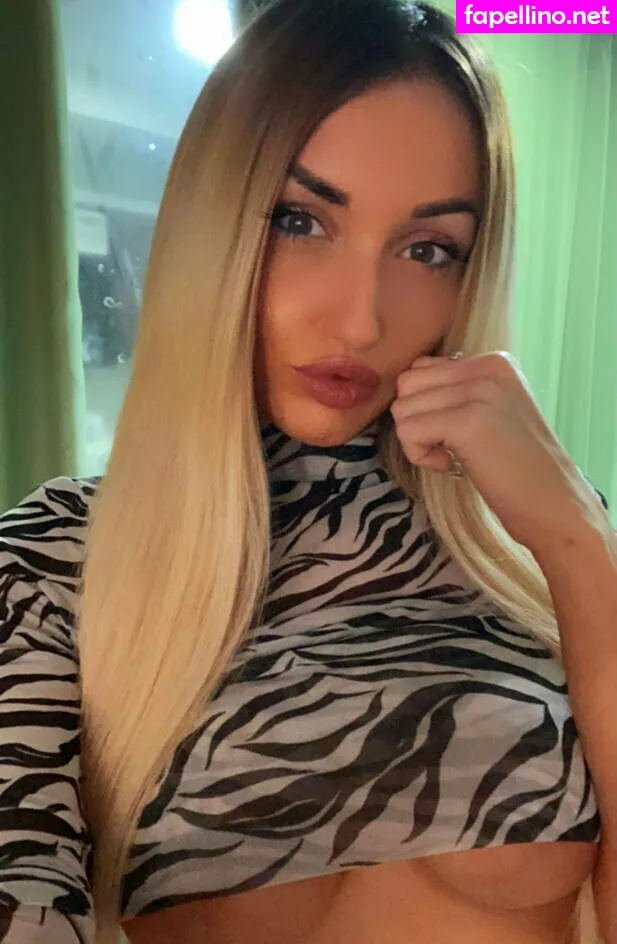 miaaarodriguezzz, miarodriguezx Nude Leaked OnlyFans Photo #7RaiymTHql