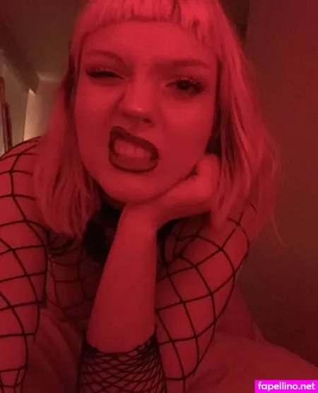 Miathearthoe OnlyFans Thumbnail #9foMpxQT36