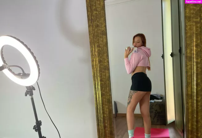 Miathorneofficial OnlyFans Thumbnail #hCp7hue6ri