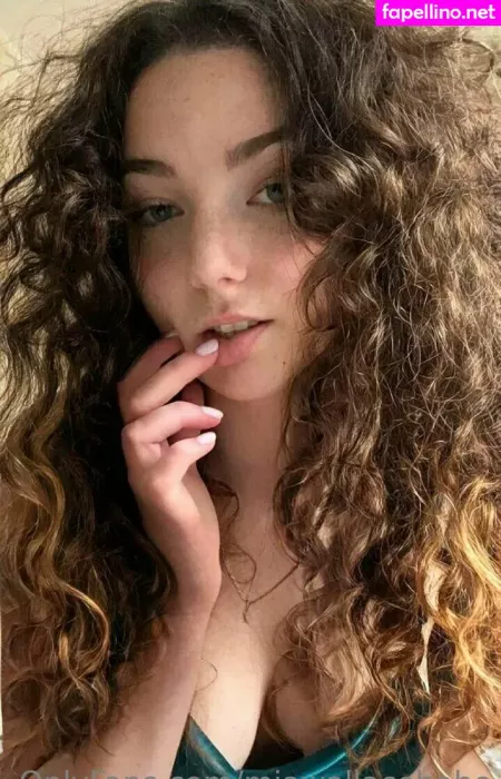 Miawallacebabe OnlyFans Thumbnail #vanamRBfV9