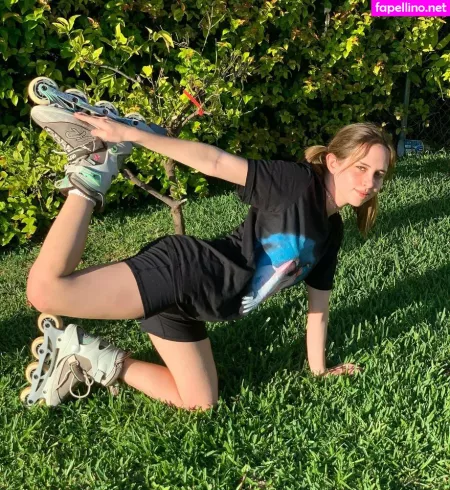 Mica Tenenbaum OnlyFans Thumbnail #0doBdlizcx